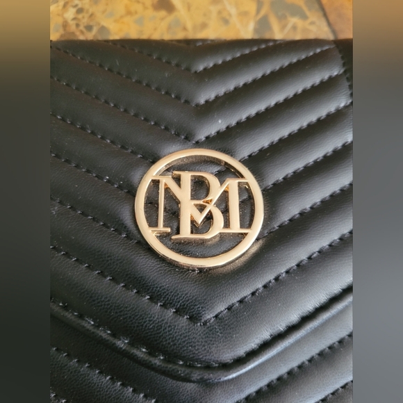 Badgley Mischka Black Quilted Women's Crossbody Bag - Picture 9 of 10